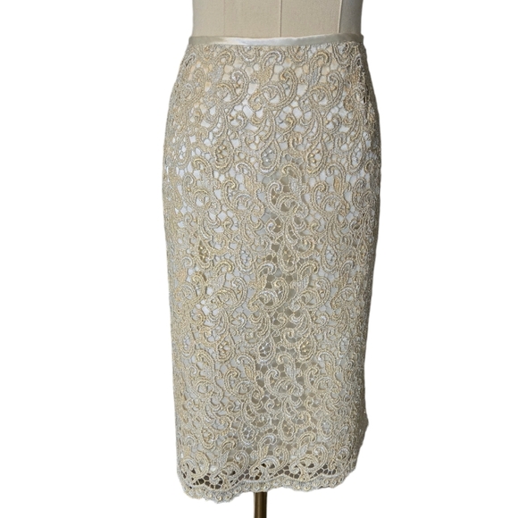 Tahari Luxe Lace metallic skirt suit - size. 6 - Picture 4 of 13